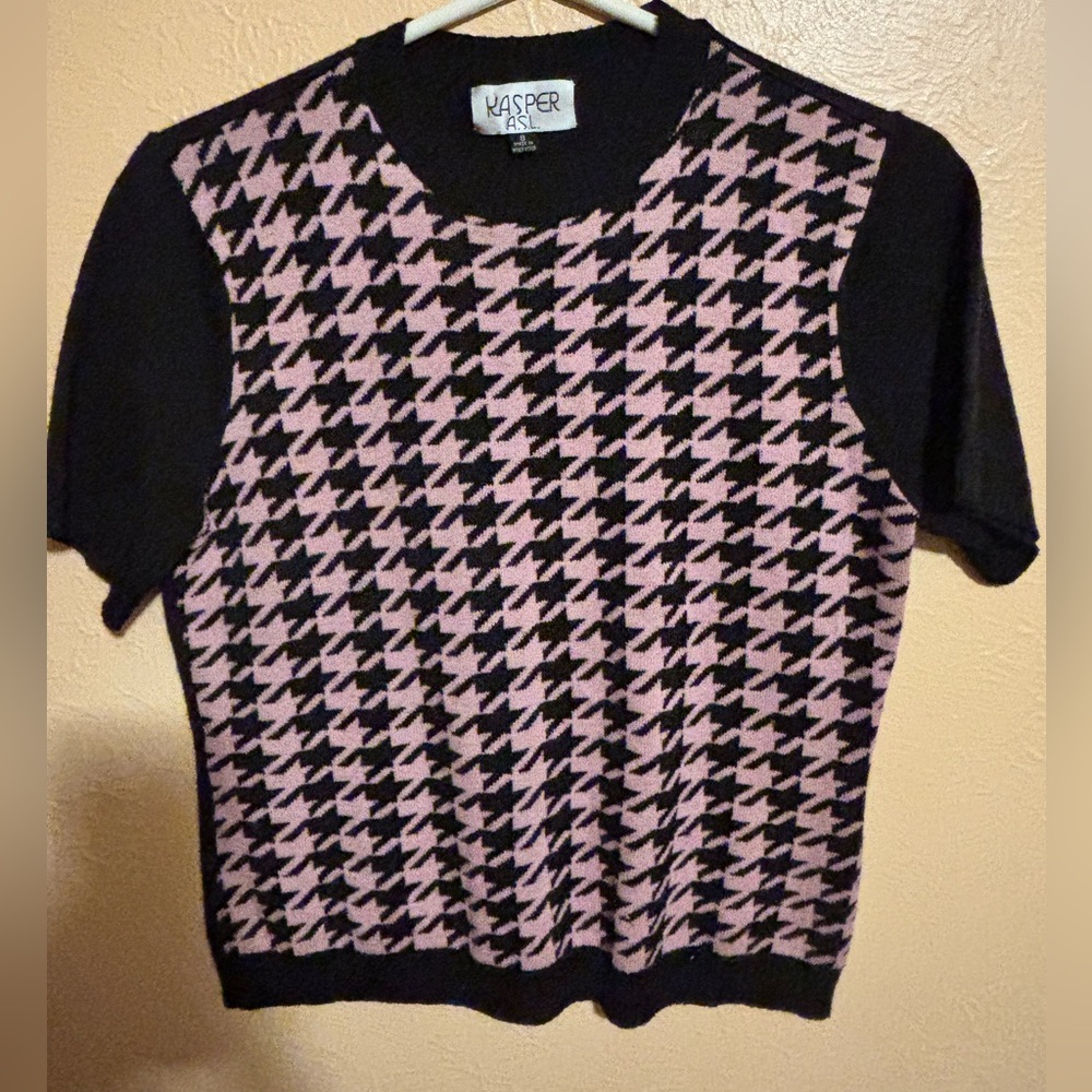 Kasper Black and Pink Houndstooth Sweater *